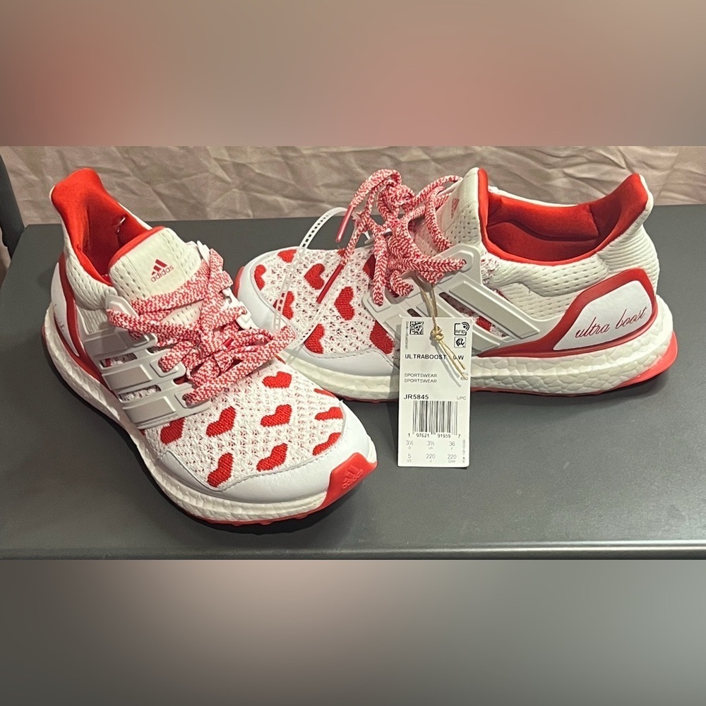 Adidas Ultra Boost 1.0 White Red Hearts LOVE VALENTINES Sneakers WMNS Size 5 - Picture 3 of 7